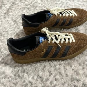 Size 12.5 Addidas and Gucci collab gazelle shoes